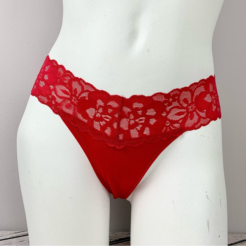 NIP Small Victoria’s Secret Small Floral Lace Waist Thong Panty Panties Sexy Red